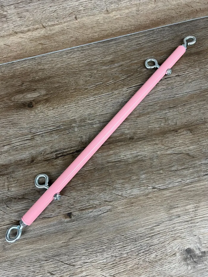 Ballisticmetal Wholesale Pretty in Pink Wrist Ankle or Thigh Fixed Length Spreader Bar with Additional Attachment Point Eye Loops Female Sex Toys Ballisticmetal Wholesale Pretty in Pink Wrist Ankle or Thigh Fixed Length Spreader Bar with Additional Attachment Point Eye Loops Female Sex Toys